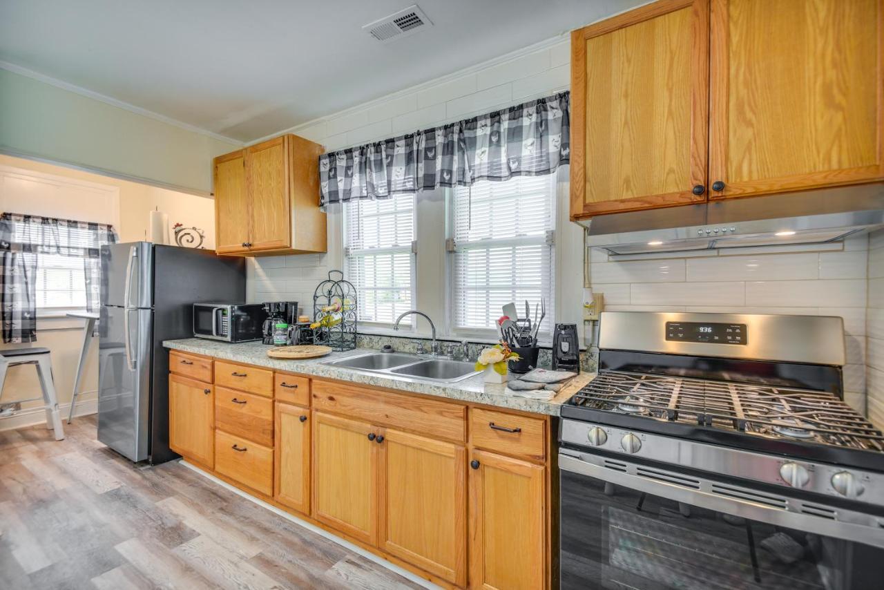 Charming Newport News Cottage Less Than 1 Mi To Ocean! هامبتون المظهر الخارجي الصورة